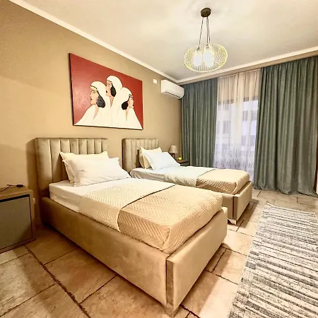 Apartment Amos Center