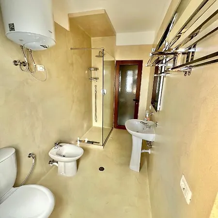 Amos Center * Tirana