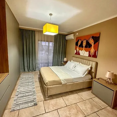 Amos Center Apartment *