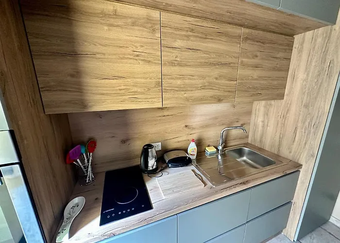 Amos Center Appartement Tirana